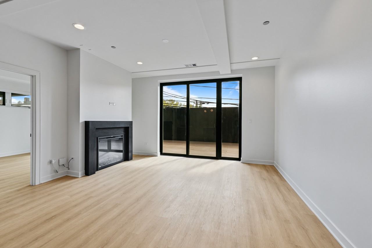 1801 W Grand Ave #202 - Photo 6 of 18