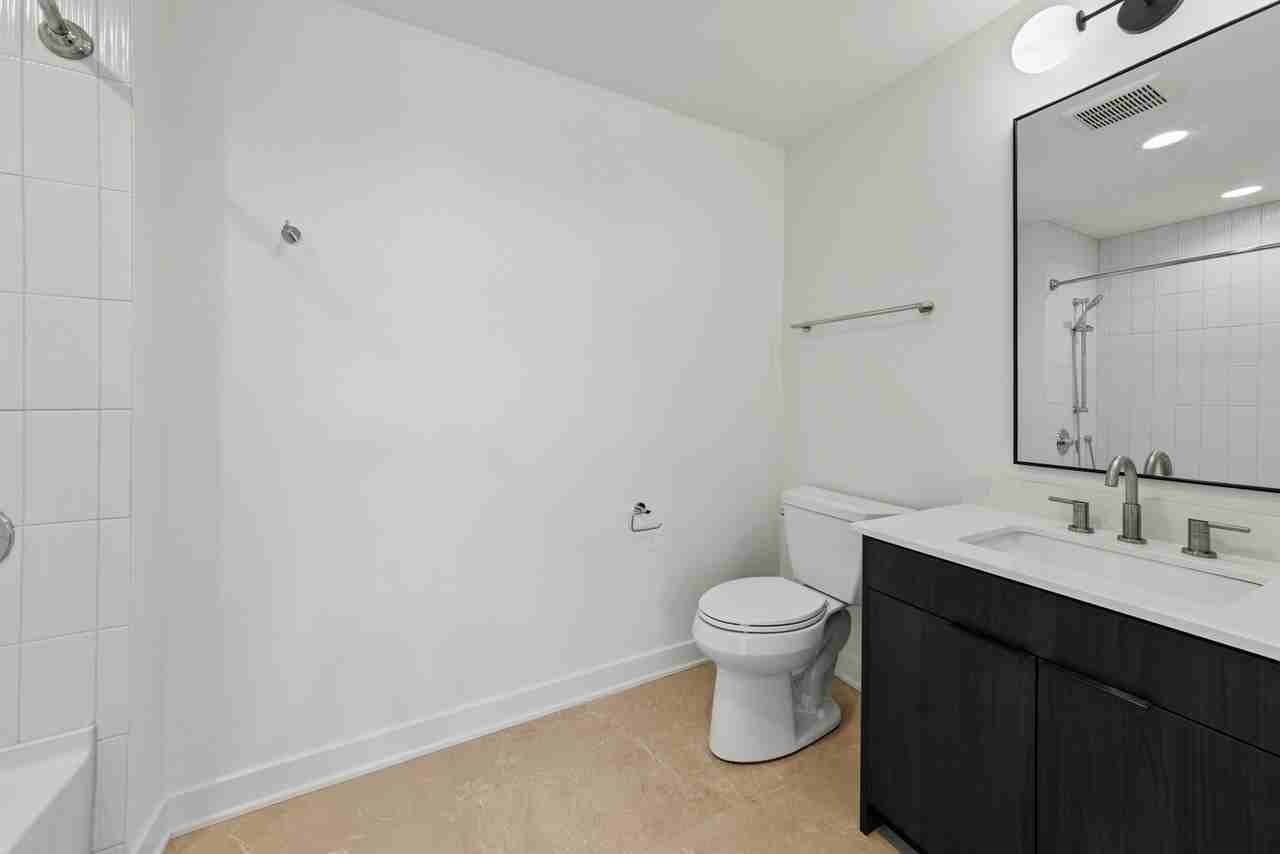 1801 W Grand Ave #202 - Photo 7 of 18