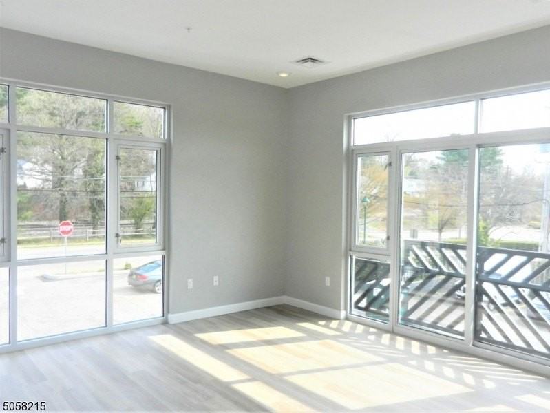 271 Millburn Avenue - Photo 4 of 11