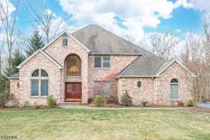 featured image of 16 Indian Hill Rd