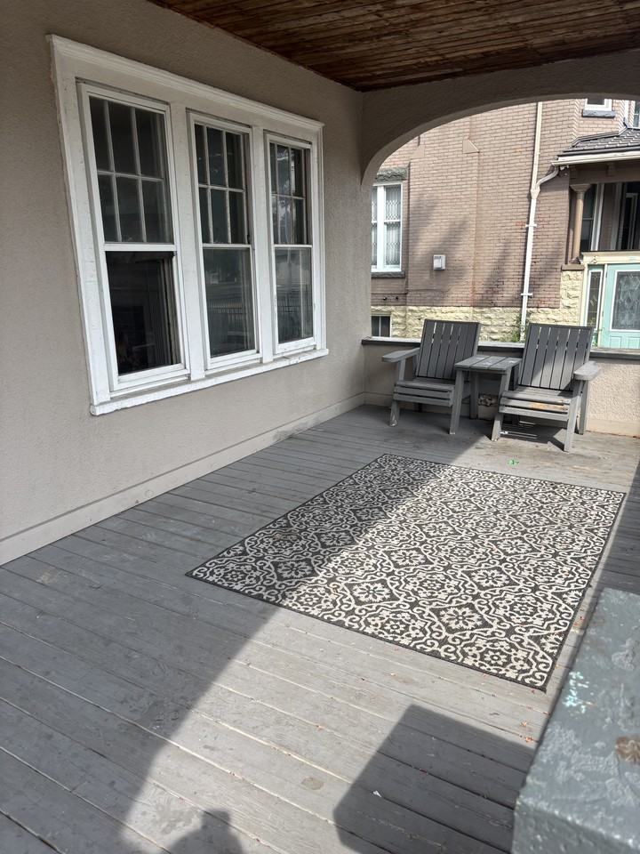 329 Christina St N Uppr - Photo 2 of 15