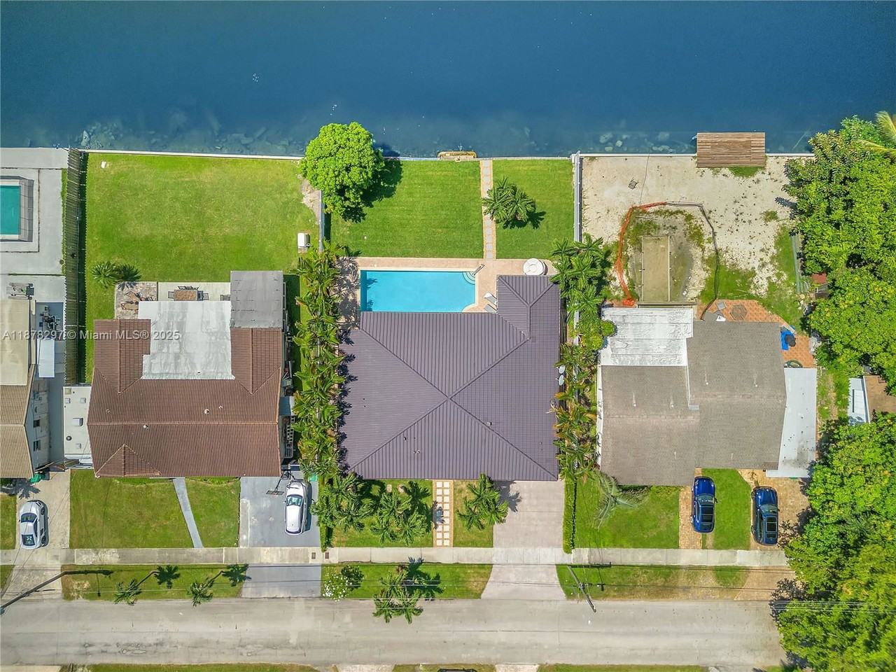 21100 Ne 25th Ct #SFH - Photo 6 of 8