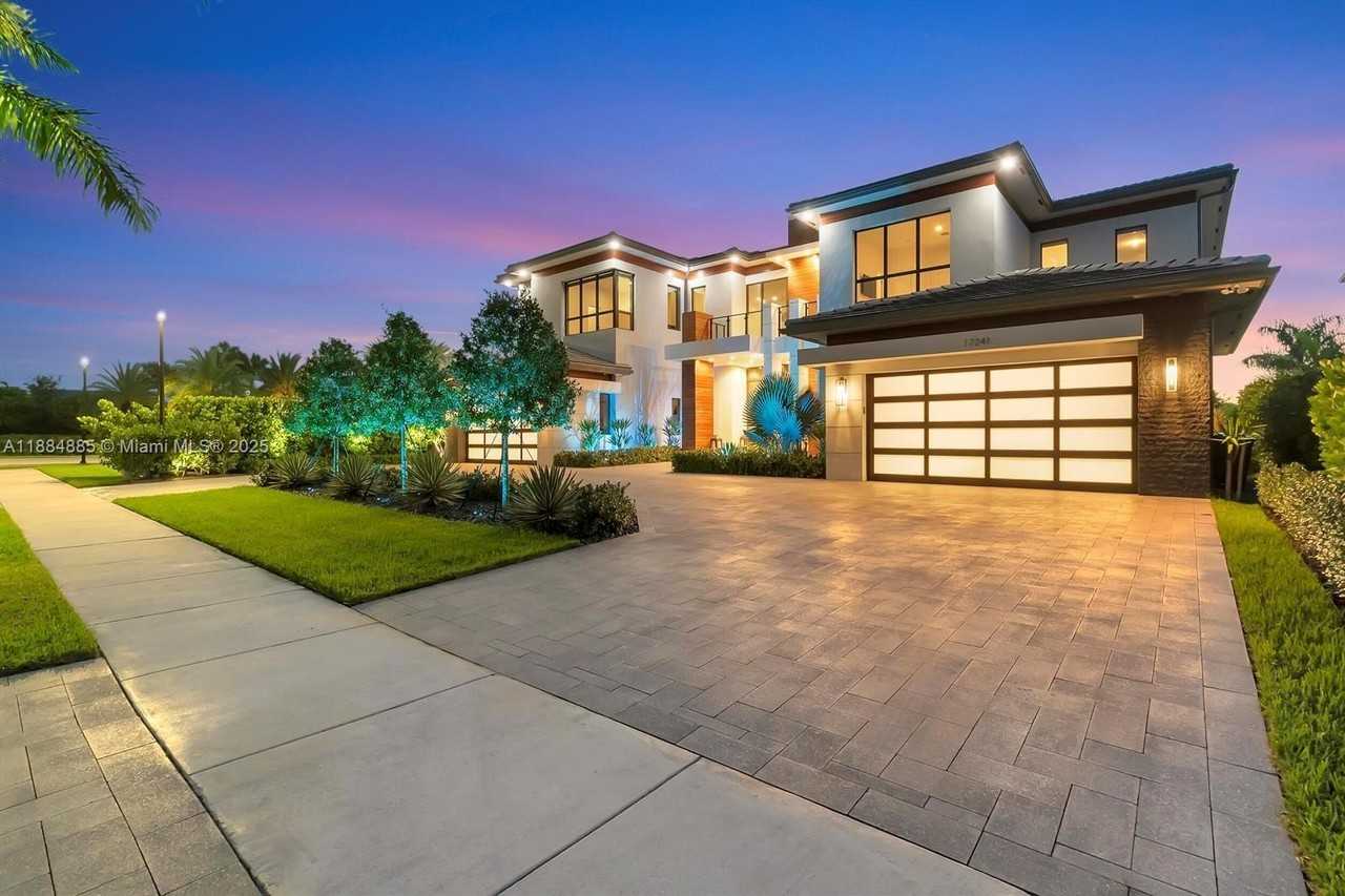 17241 Carretto Ct - Photo 3 of 35