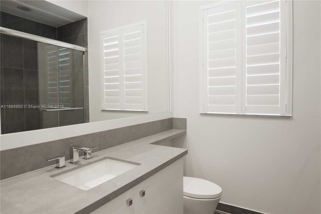 17241 Carretto Ct - Photo 6 of 35