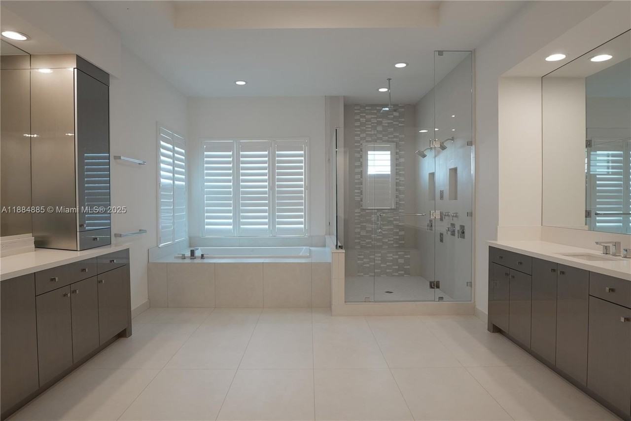 17241 Carretto Ct - Photo 7 of 35