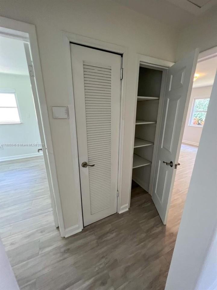 411 Ne 88th St - Photo 4 of 14