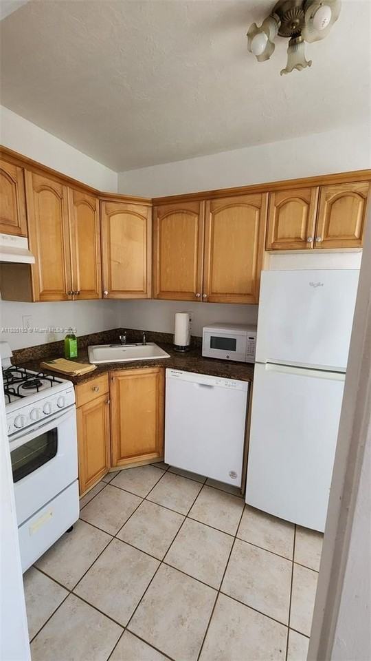 315 Eucalyptus St #6