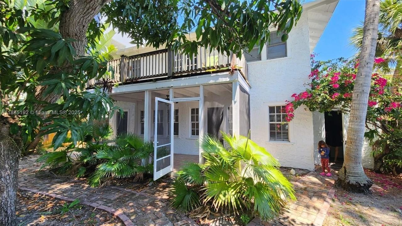 315 Eucalyptus St #6 - Photo 3 of 15