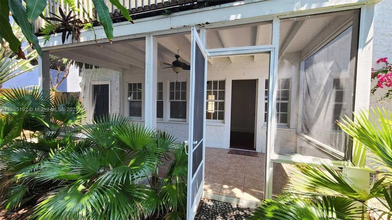 315 Eucalyptus St #6 - Photo 4 of 15