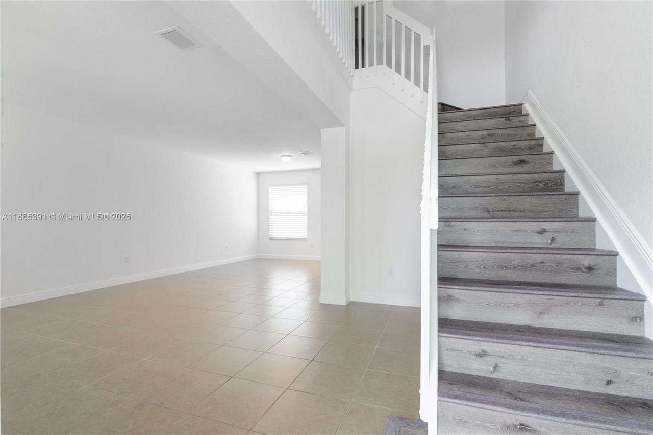 1108 Sw 146th Ter - Photo 3 of 14