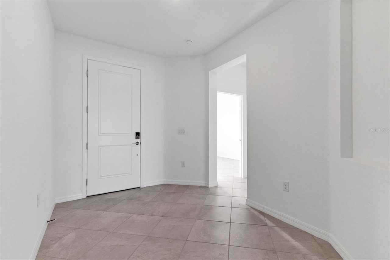 19095 Cabernet Ct - Photo 5 of 50