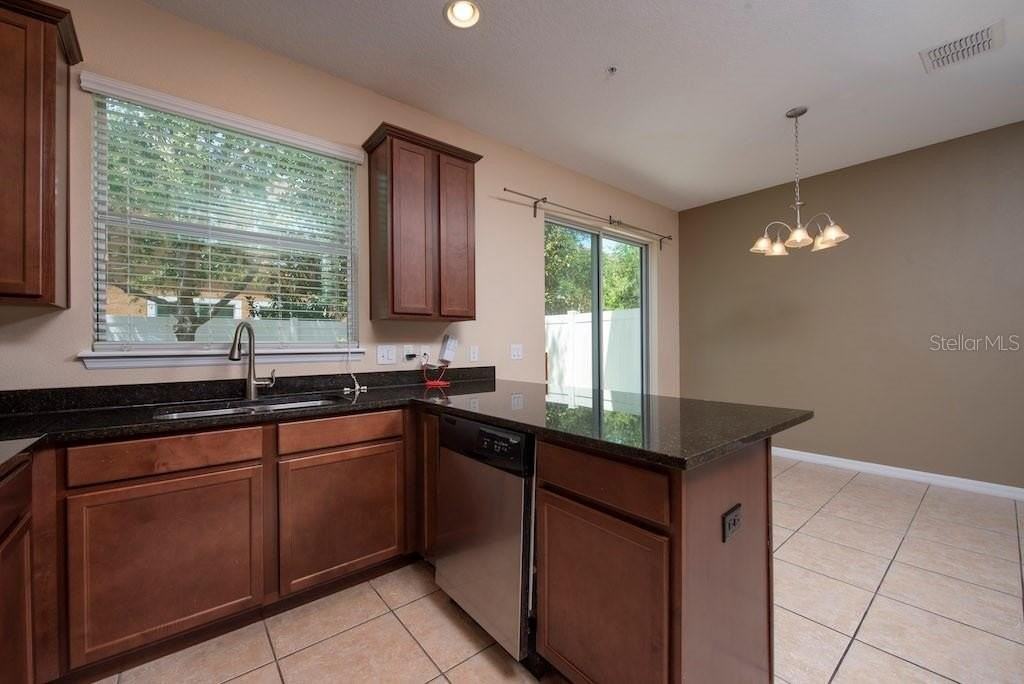 9460 Tawnyberry St - Photo 7 of 35