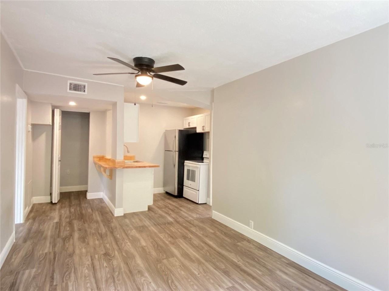 225 E 5th St #A - Photo 4 of 13