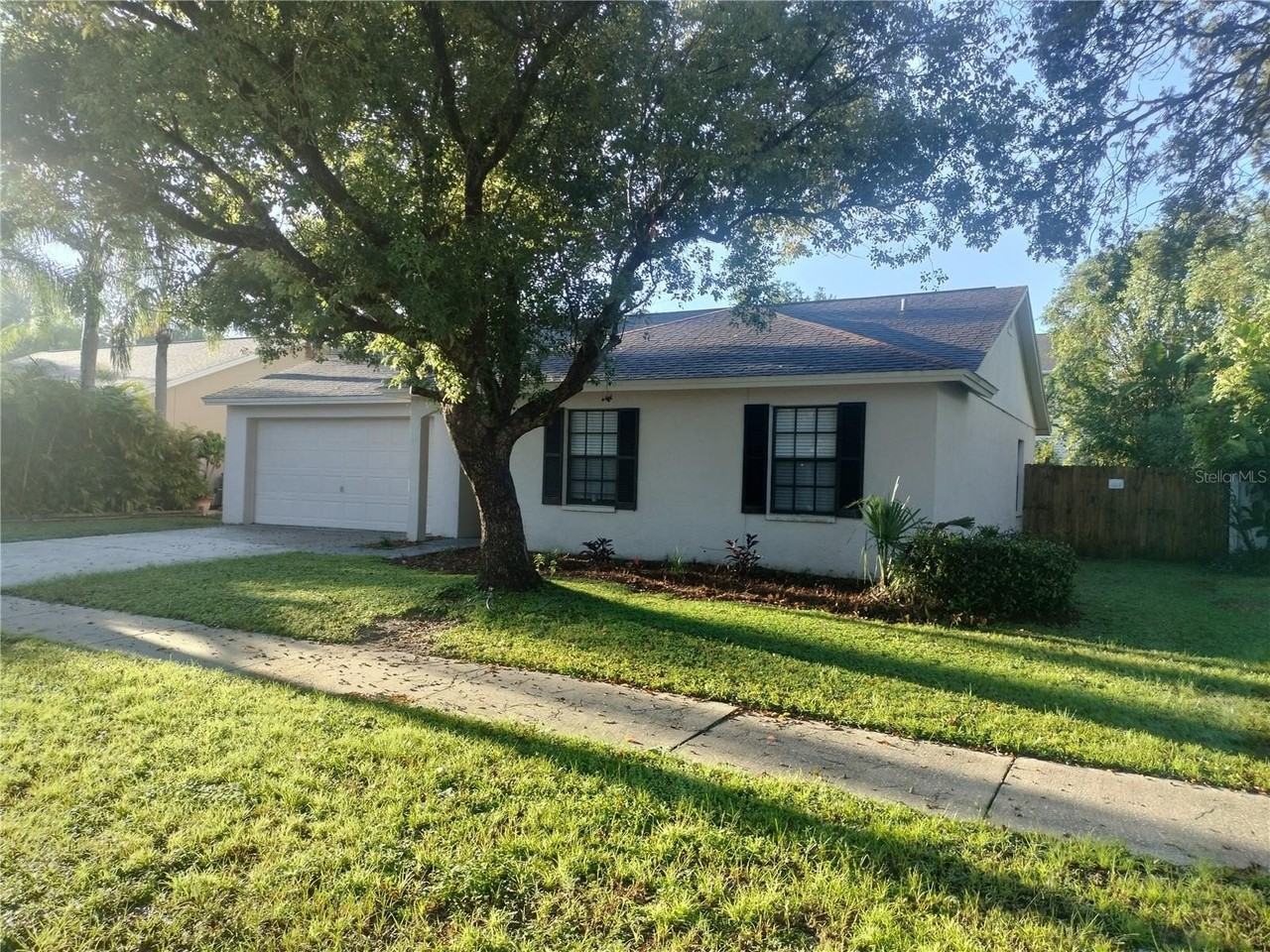 725 Chilt Dr - Photo 3 of 16