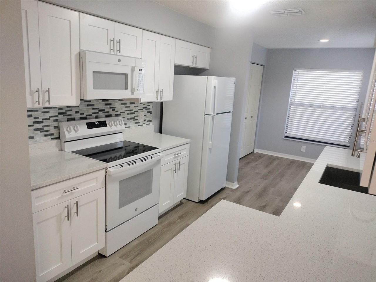 725 Chilt Dr - Photo 6 of 16