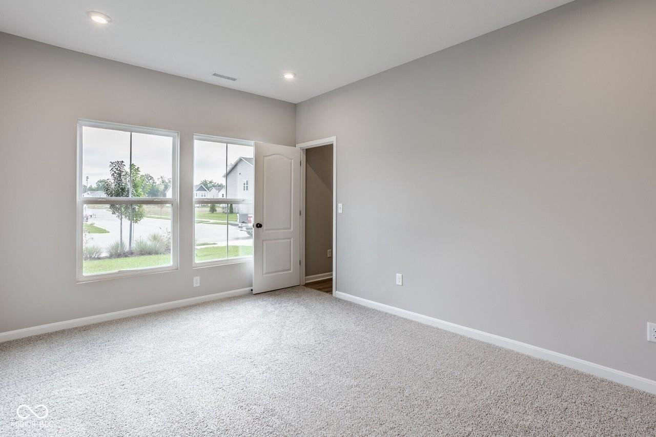 430 Atlas Dr - Photo 3 of 34