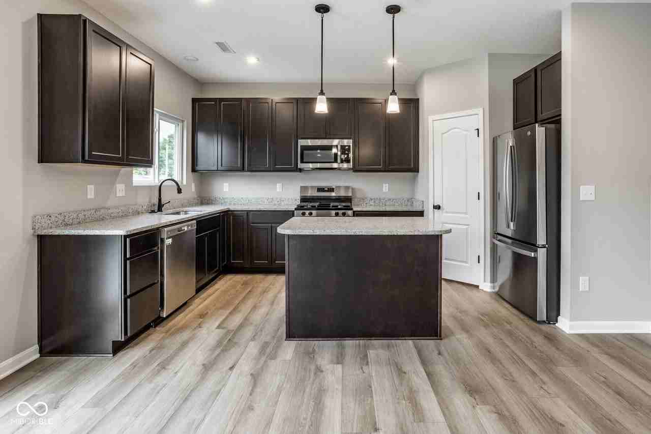 430 Atlas Dr - Photo 7 of 34