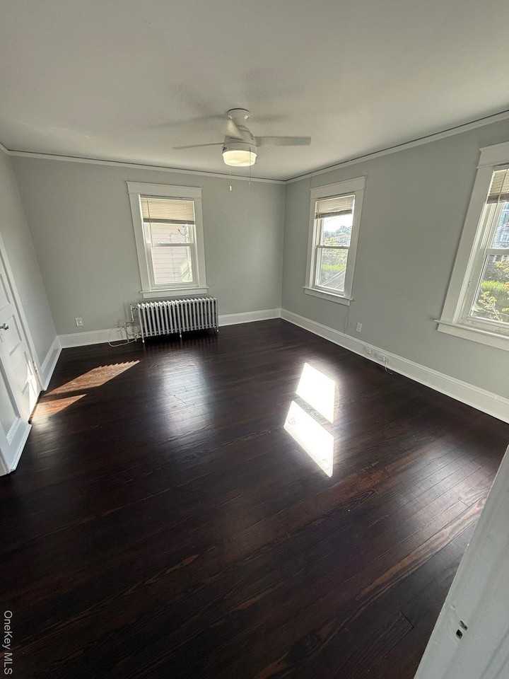 11 North St - Photo 5 of 10