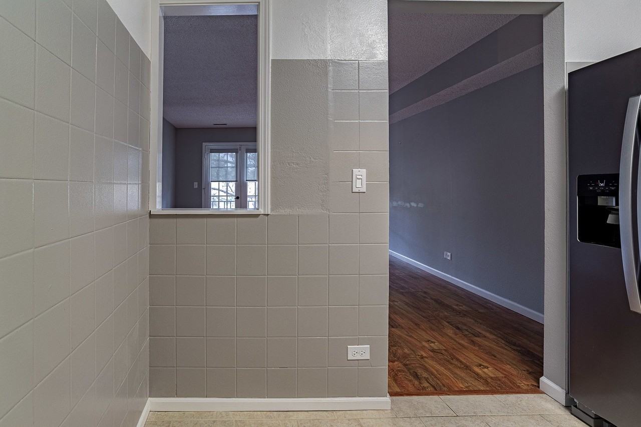 520 Biesterfield Rd #E220 - Photo 6 of 21