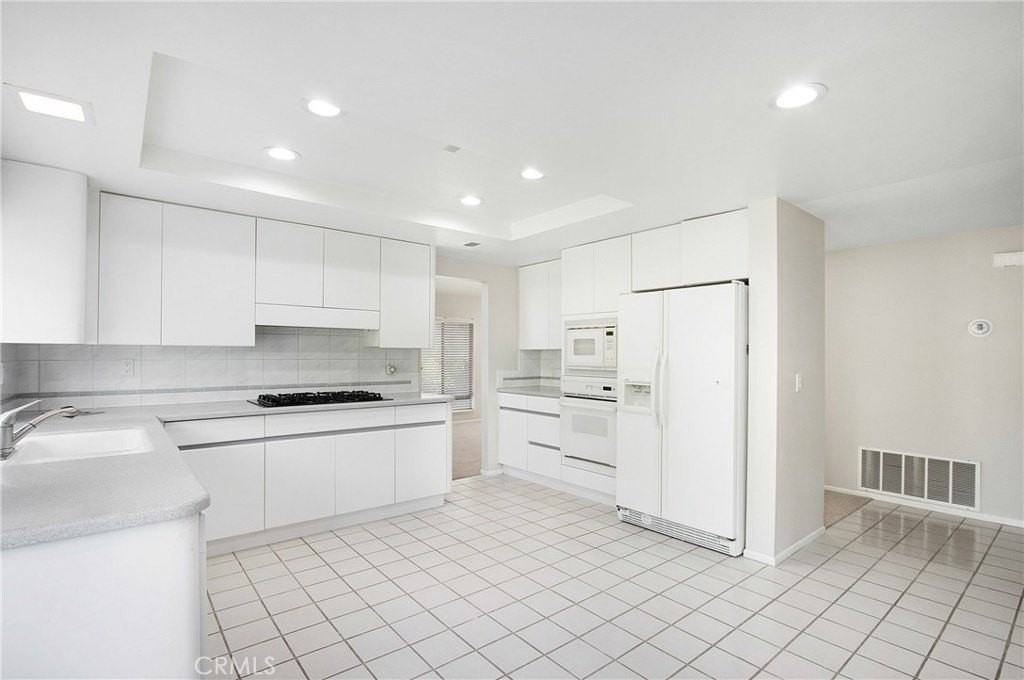 2 Glorieta E - Photo 7 of 26