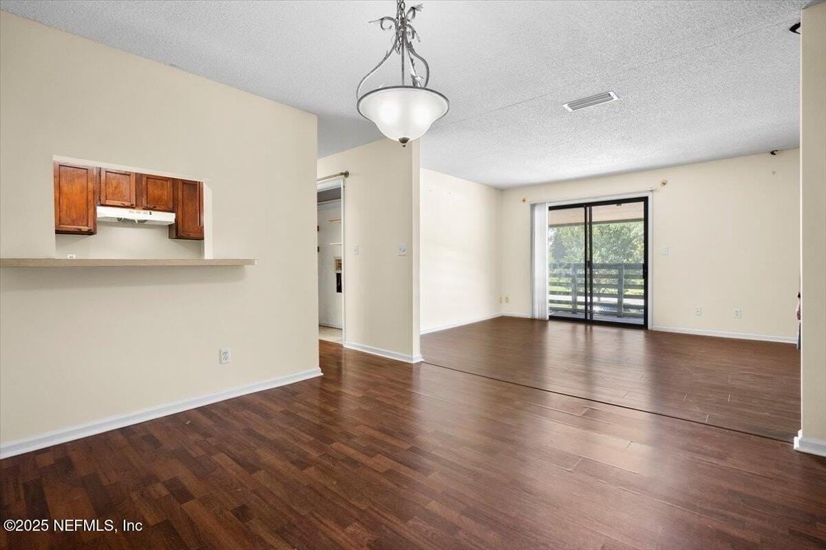 3765 Crown Point Rd Apt 8 #8 - Photo 7 of 15