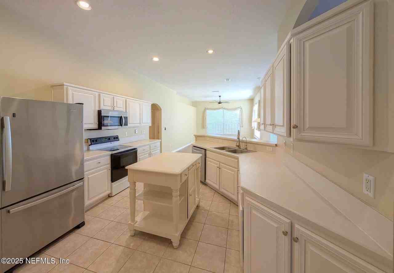 12983 Quincy Bay Dr - Photo 3 of 19