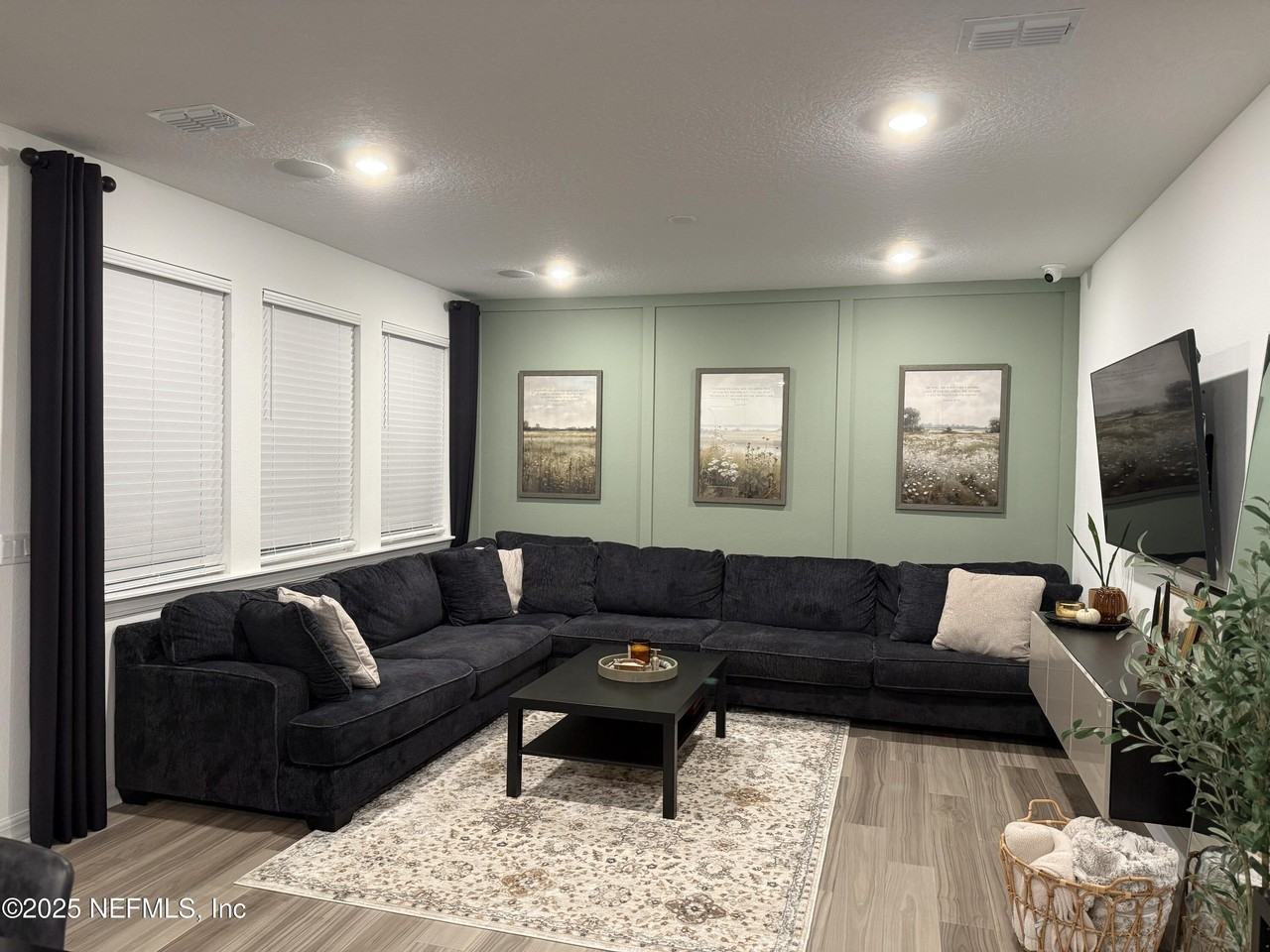 516 Stillwater Ln - Photo 5 of 25