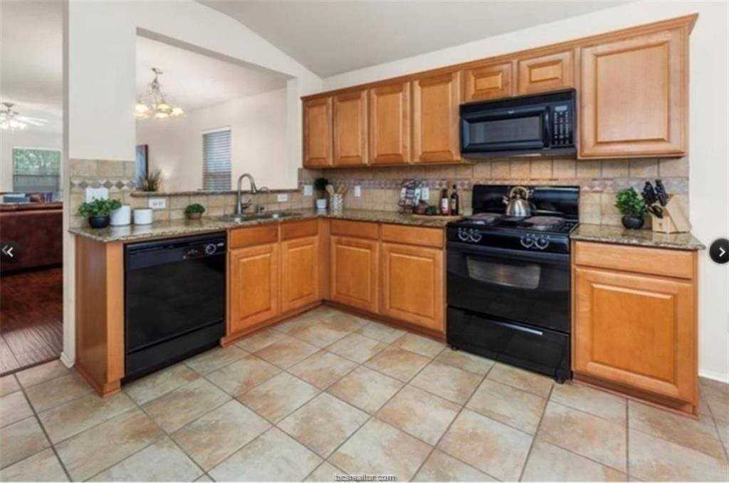 912 Whitewing Lane - Photo 3 of 9