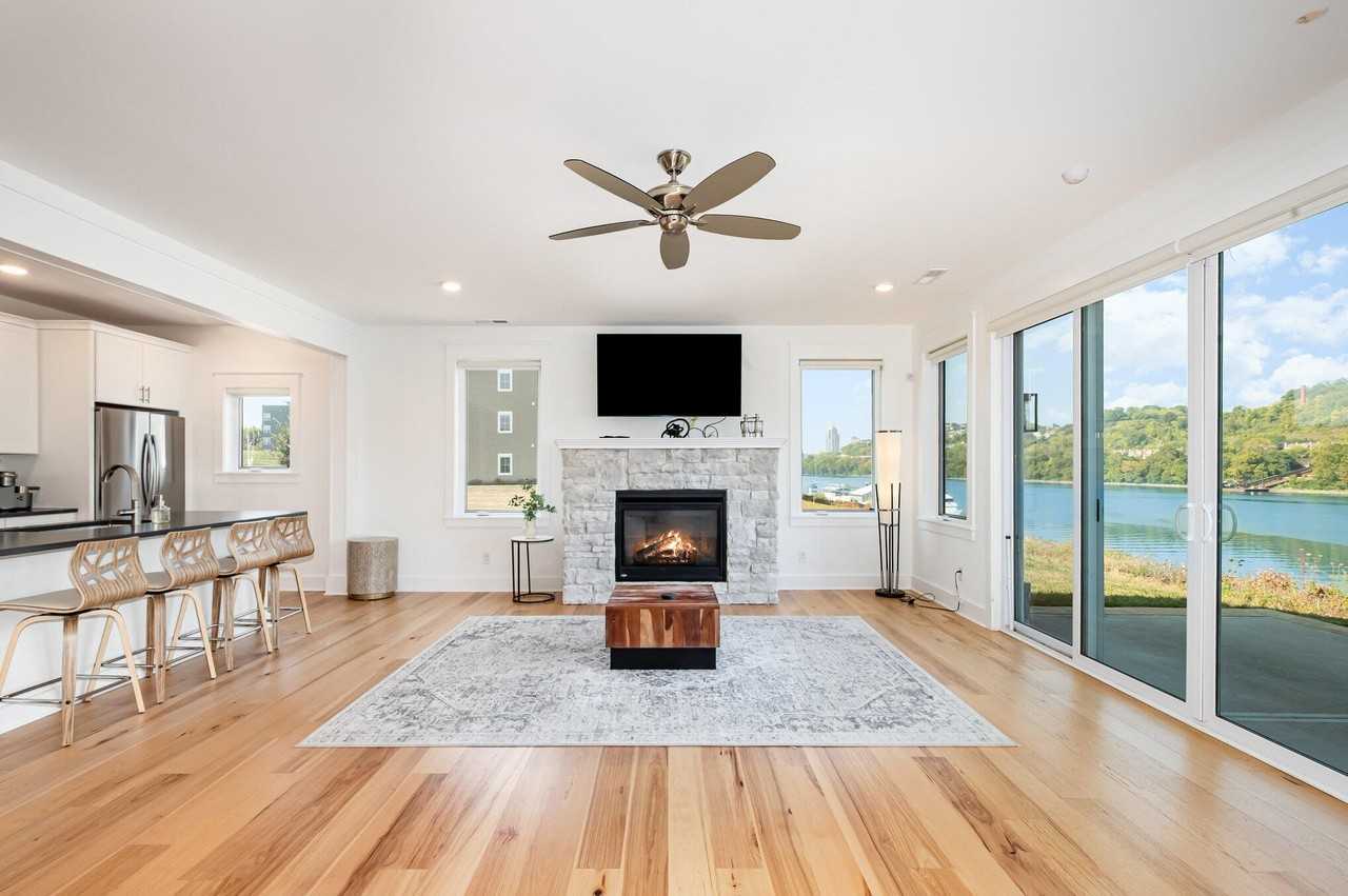 383 Manhattan Blvd - Photo 4 of 31