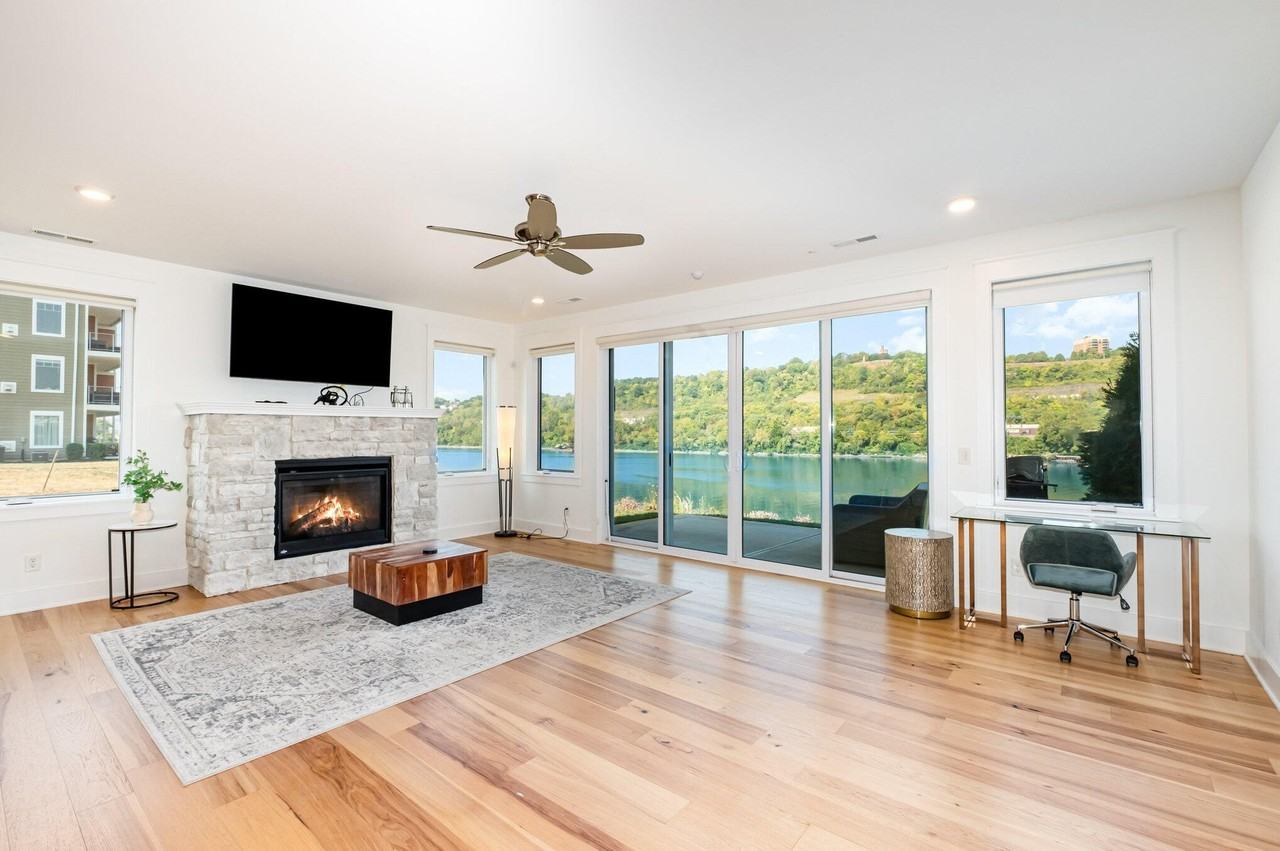 383 Manhattan Blvd - Photo 5 of 31