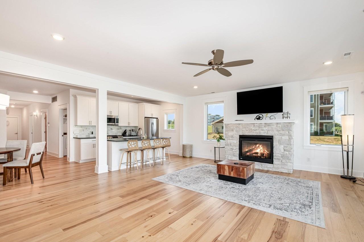 383 Manhattan Blvd - Photo 6 of 31