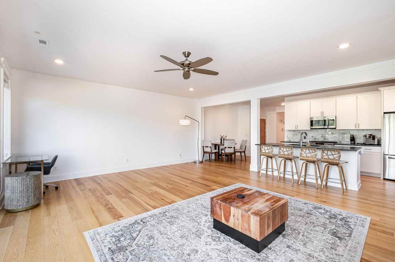 383 Manhattan Blvd - Photo 7 of 31