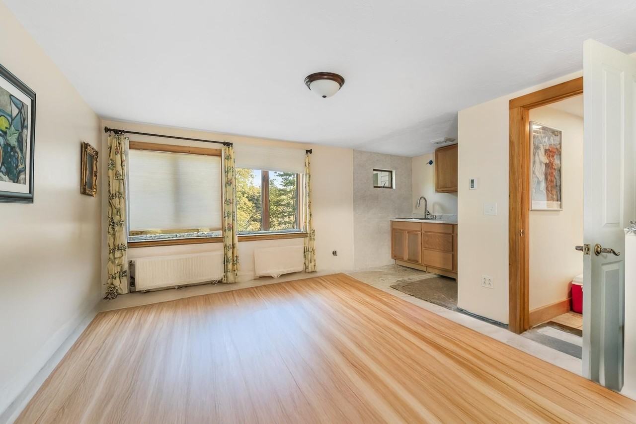 32A Maple St - Photo 2 of 7