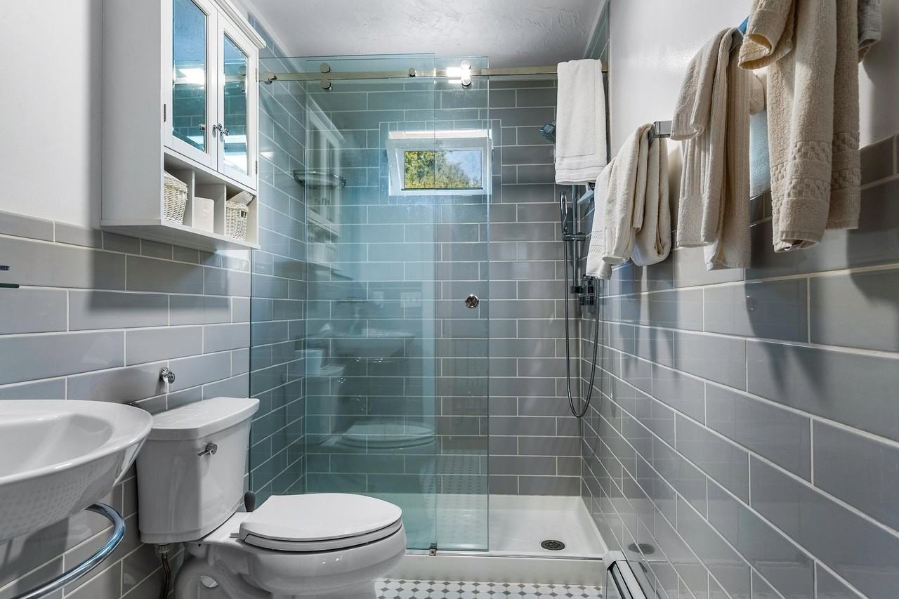 32A Maple St - Photo 6 of 7