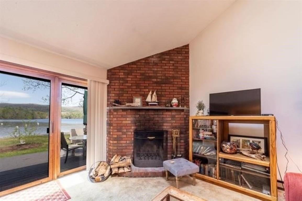 15 Manor Estates Dr #1 - Photo 4 of 47