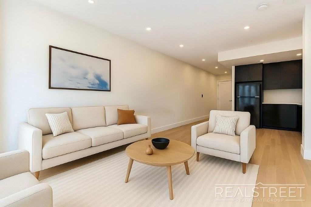 81 Malcolm X Boulevard #1F - Photo 3 of 8