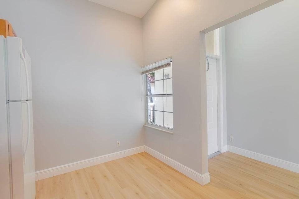 231 Cypress Point Dr #B231 - Photo 4 of 28