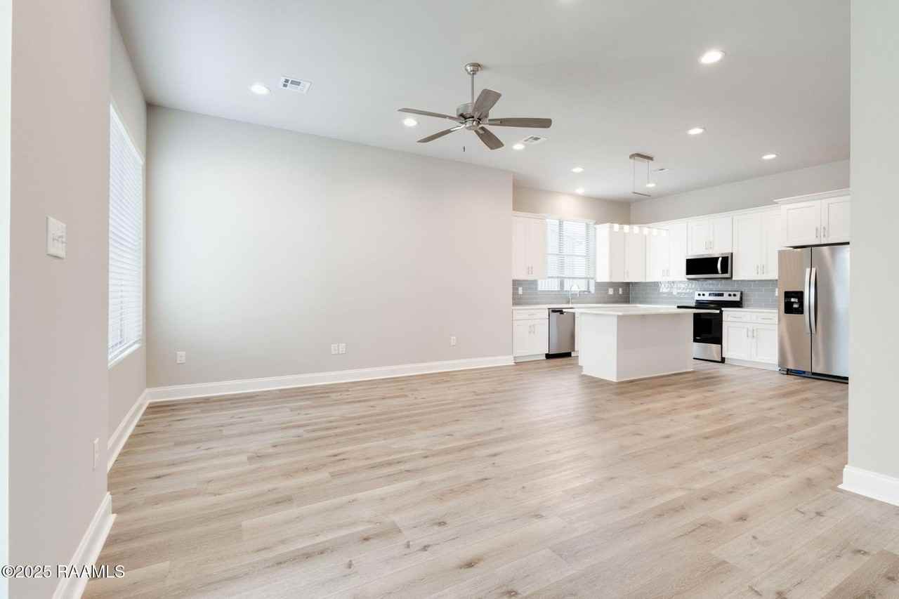 112 Gadwall Dr - Photo 3 of 20