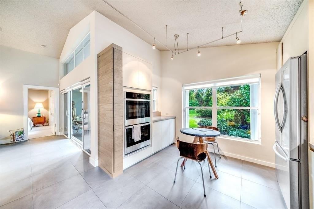 7638 Charing Cross Ln - Photo 5 of 19