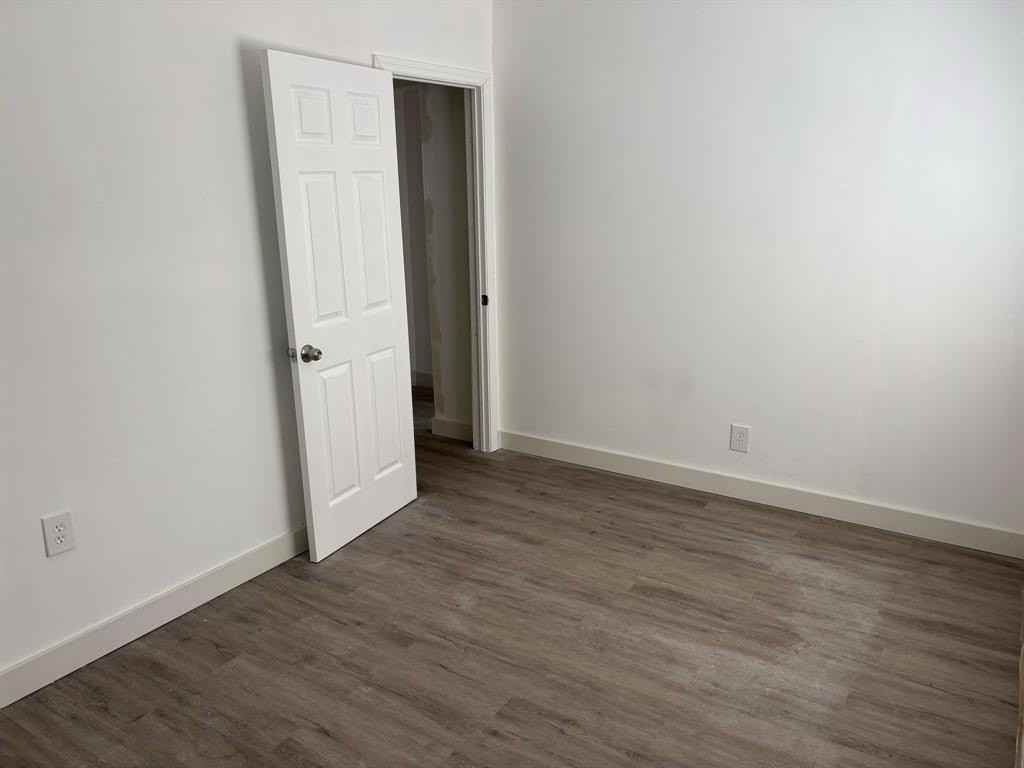 701 N J St #B - Photo 5 of 8