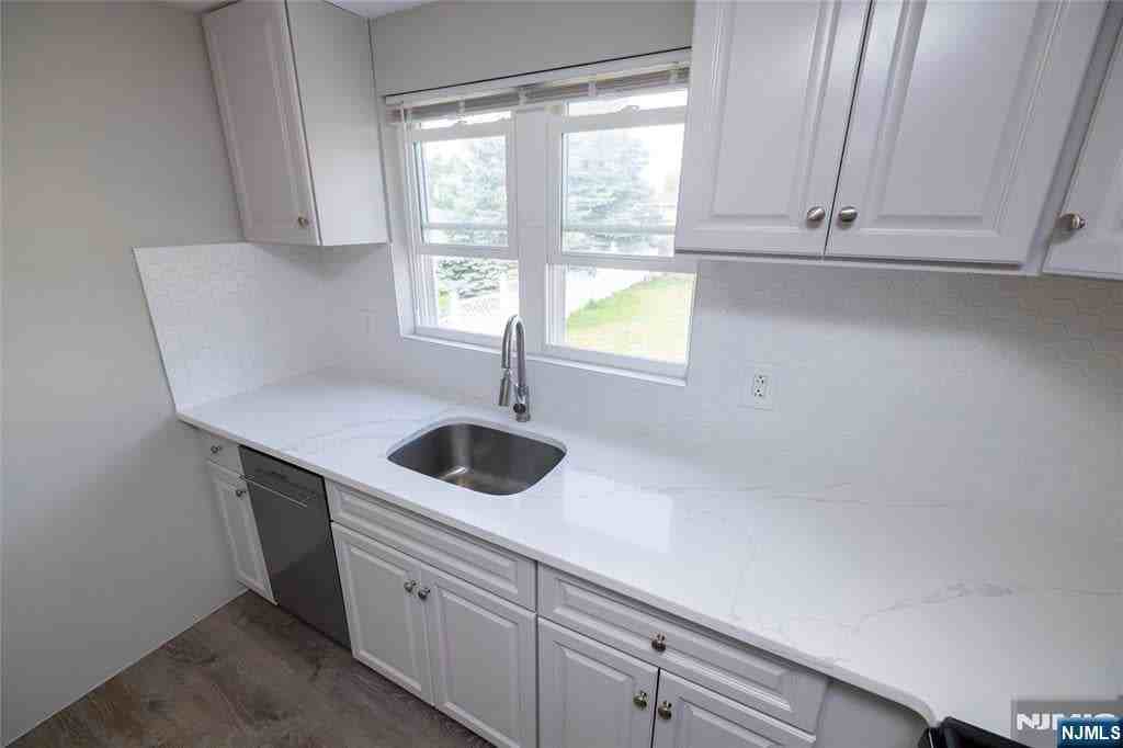 47 Lanza Ave - Photo 4 of 17