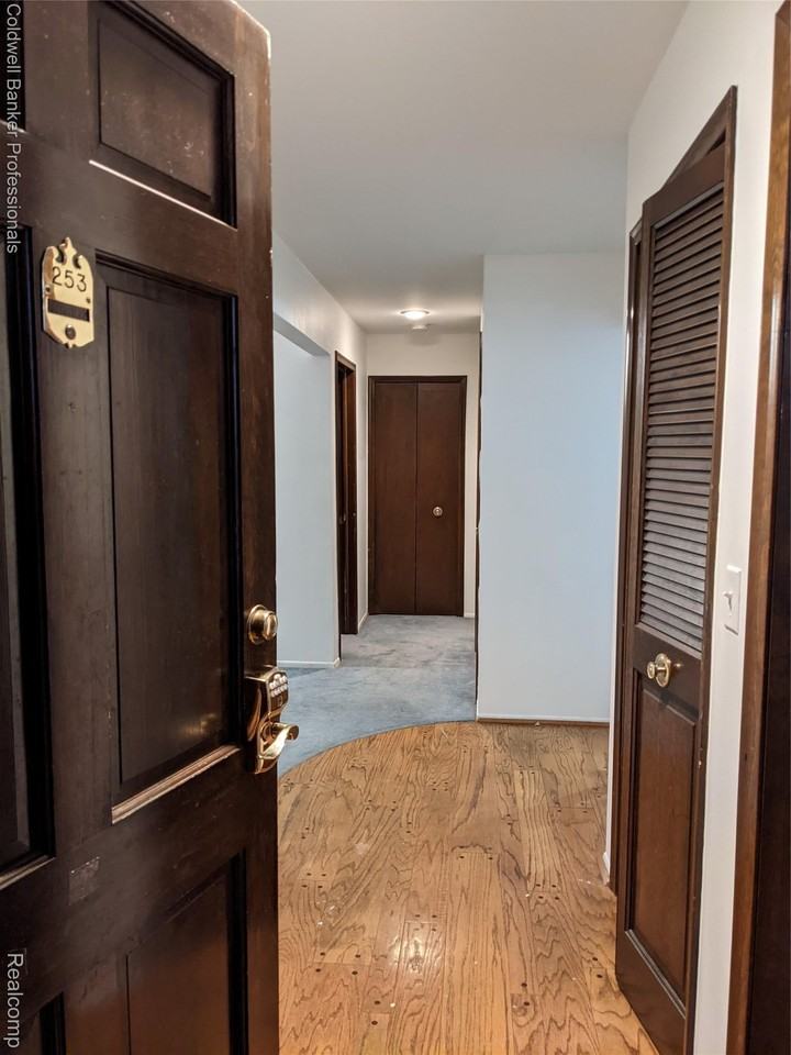 27557 W Echo Vly - Photo 2 of 42