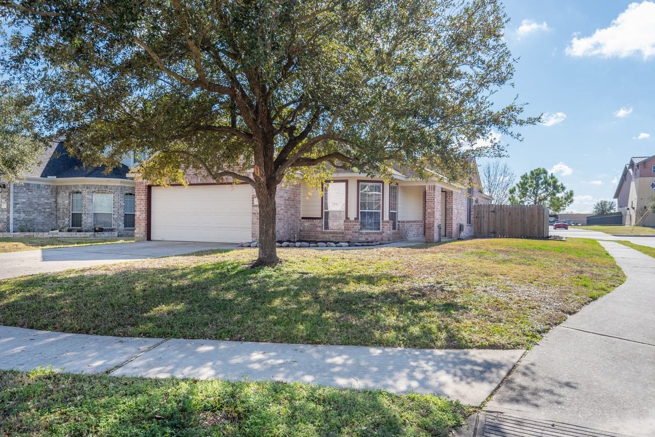 1143 Northgate Springs Dr - Photo 2 of 18