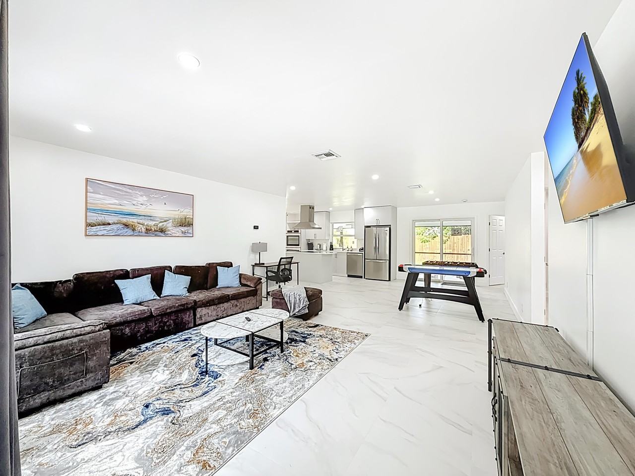 635 Kingbird Cir - Photo 3 of 46