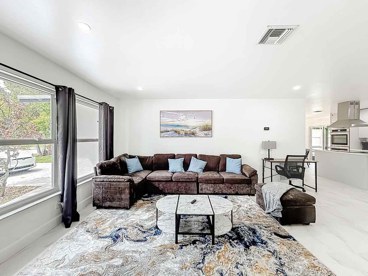 635 Kingbird Cir - Photo 4 of 46