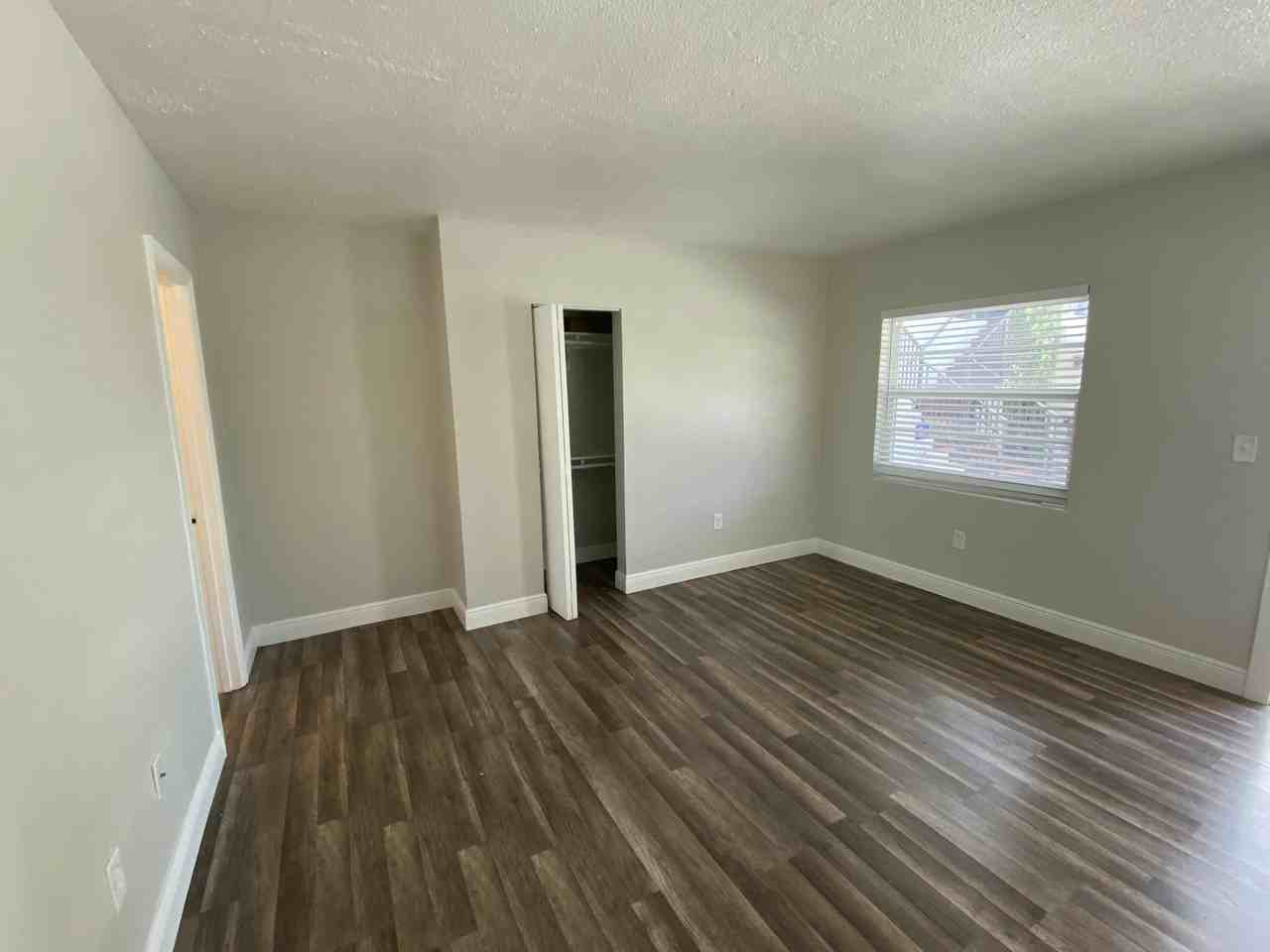 605 N Federal Hwy #1 - Photo 6 of 9