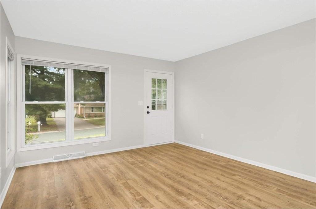 120 Inglewood St - Photo 6 of 31