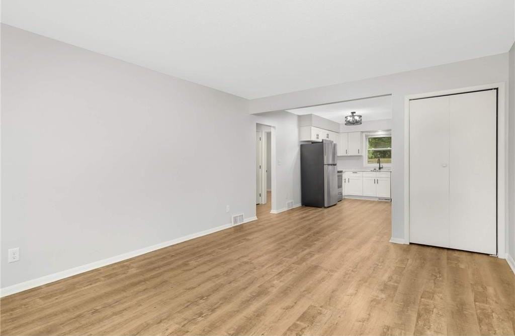 120 Inglewood St - Photo 7 of 31