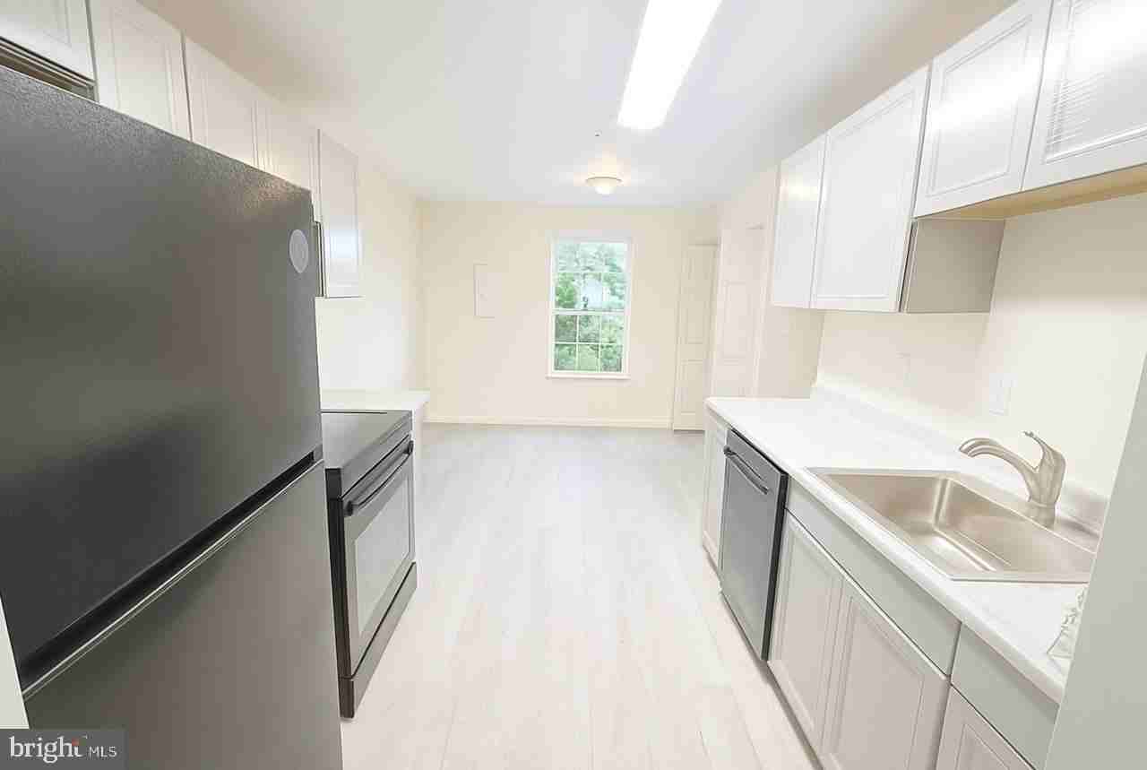 45293 Rumsford Ln - Photo 4 of 12