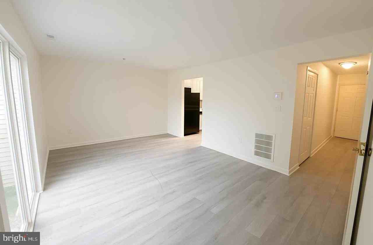 45293 Rumsford Ln - Photo 5 of 12